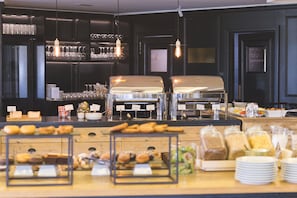 Daily buffet breakfast (EUR 17 per person)
