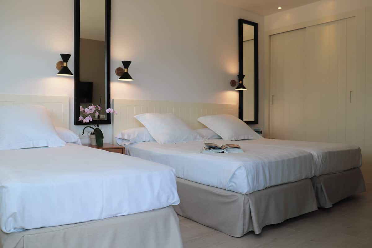 1 bedroom, premium bedding, minibar, in-room safe
