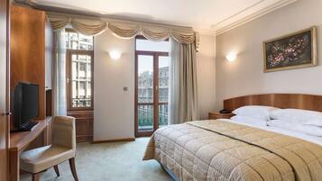 In-room safe, desk, soundproofing, iron/ironing board