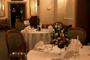 Morgenmadsbuffet hver dag (70 RON pr. person)