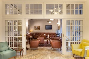 Lobby-Lounge