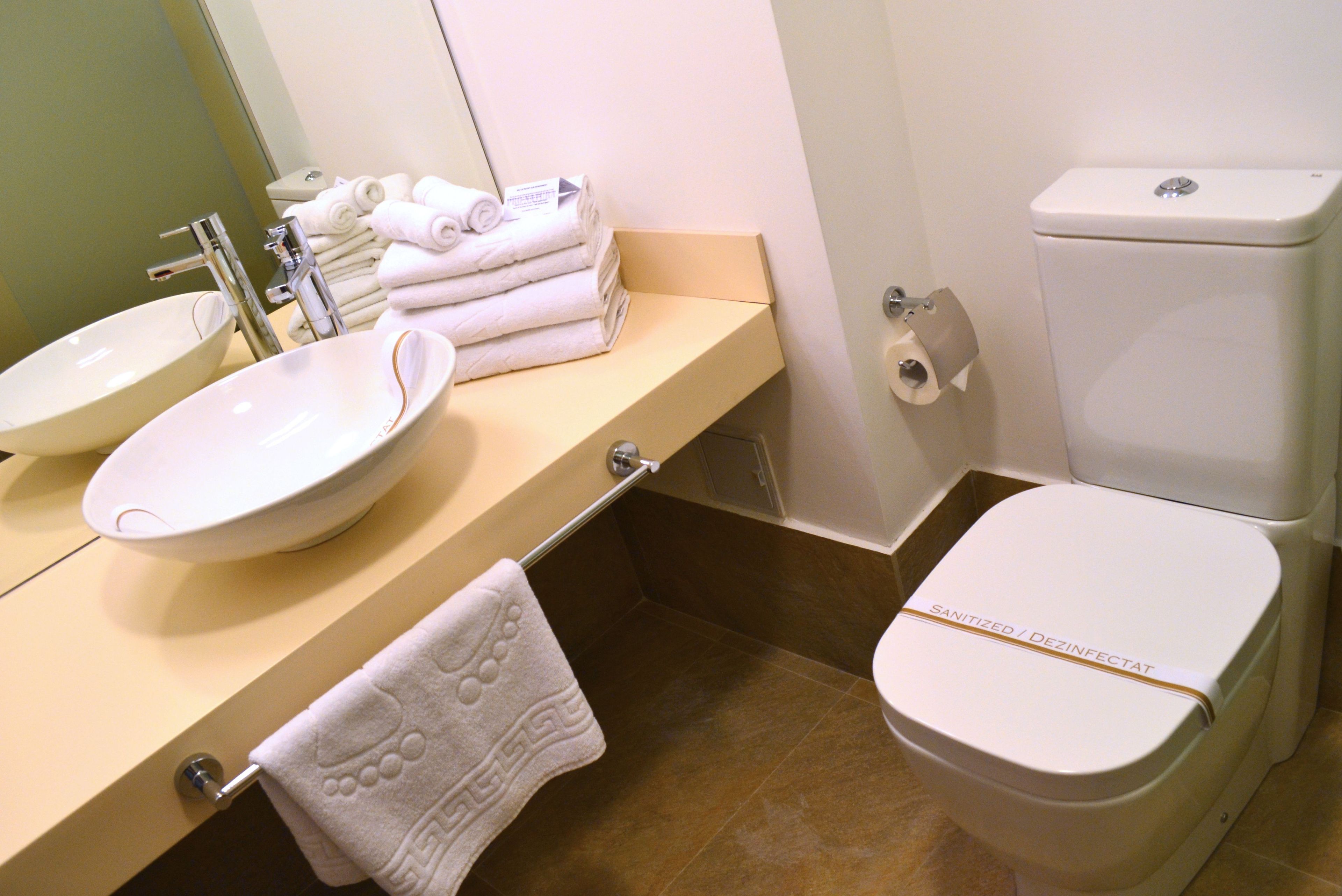 shower, free toiletries, bathrobes, slippers