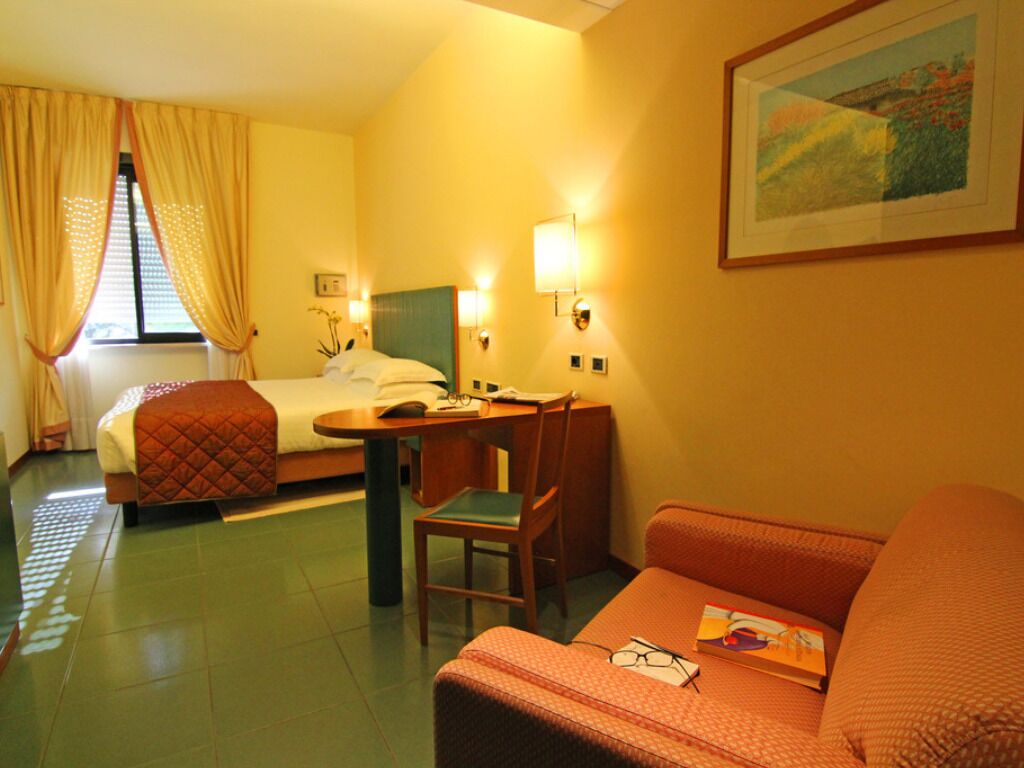 Minibar, in-room safe, desk, laptop workspace