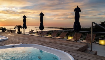 Sundeck