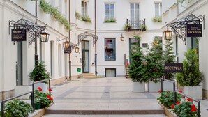Courtyard - Residence St. Andrew's Palace (Warsaw)