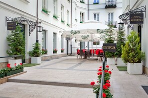 Studio Suite, Ground Floor | Courtyard view