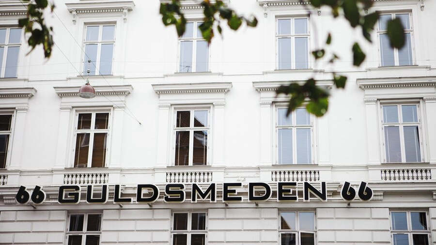 66 Guldsmeden