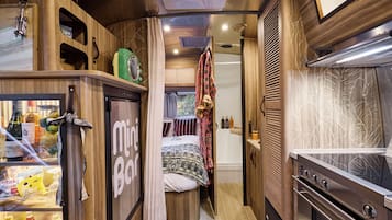 Caravan | Truy cập Internet không dây miễn phí, bộ trải giường