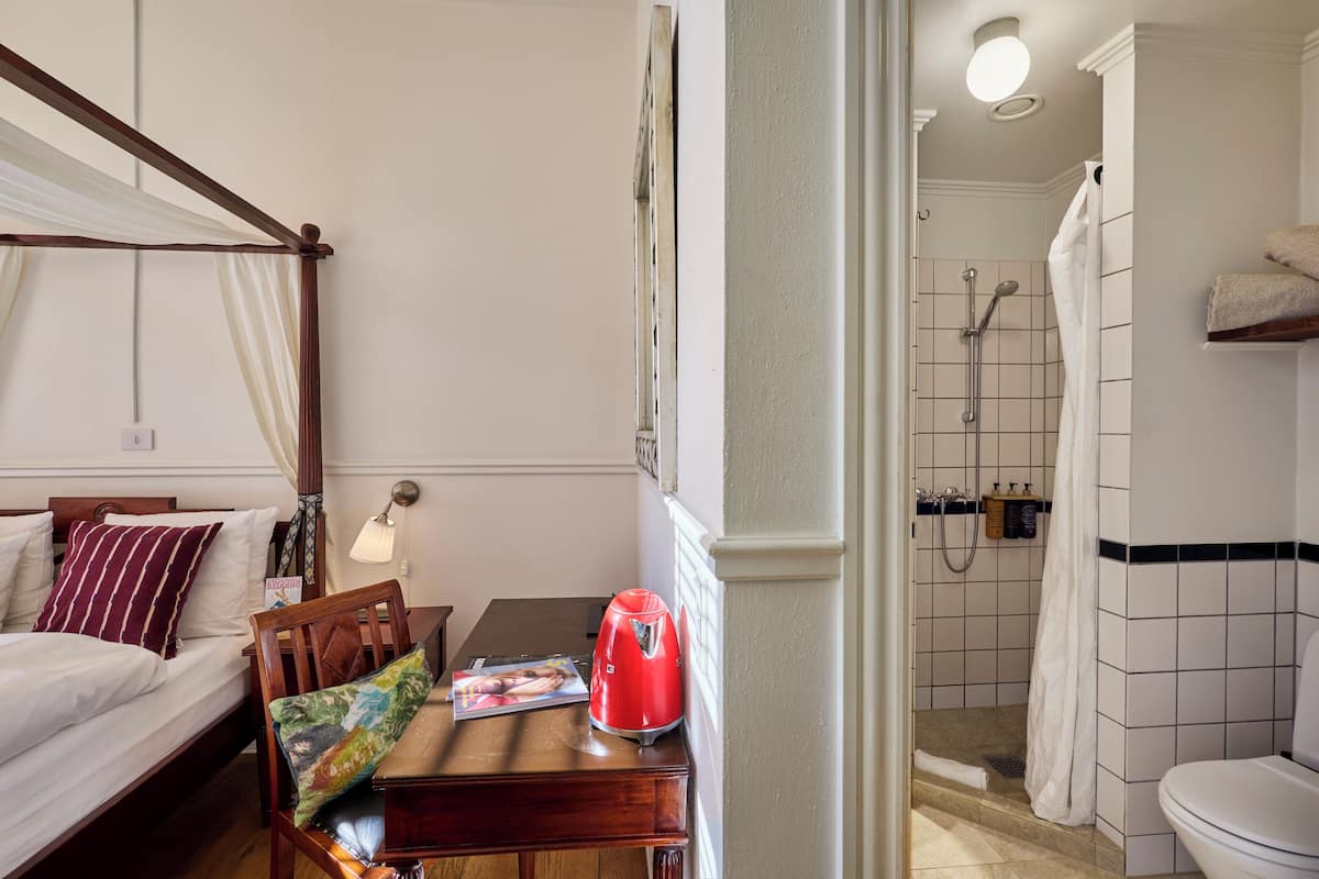 Habitación básica doble | Wifi gratis y ropa de cama