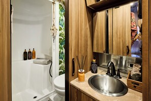 Caravan | Bathroom | Designer toiletries, hair dryer, towels - 66 Guldsmeden  (Copenhagen)