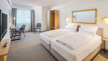 Standard Room, 1 Queen Bed