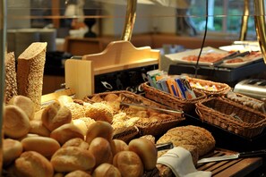Daily buffet breakfast (EUR 24.90 per person)