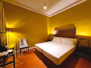 Condo dành cho gia đình, 3 phòng ngủ, quang cảnh thành phố, tòa nhà phụ | Bộ đồ giường cao cấp, minibar, két bảo mật tại phòng, bàn