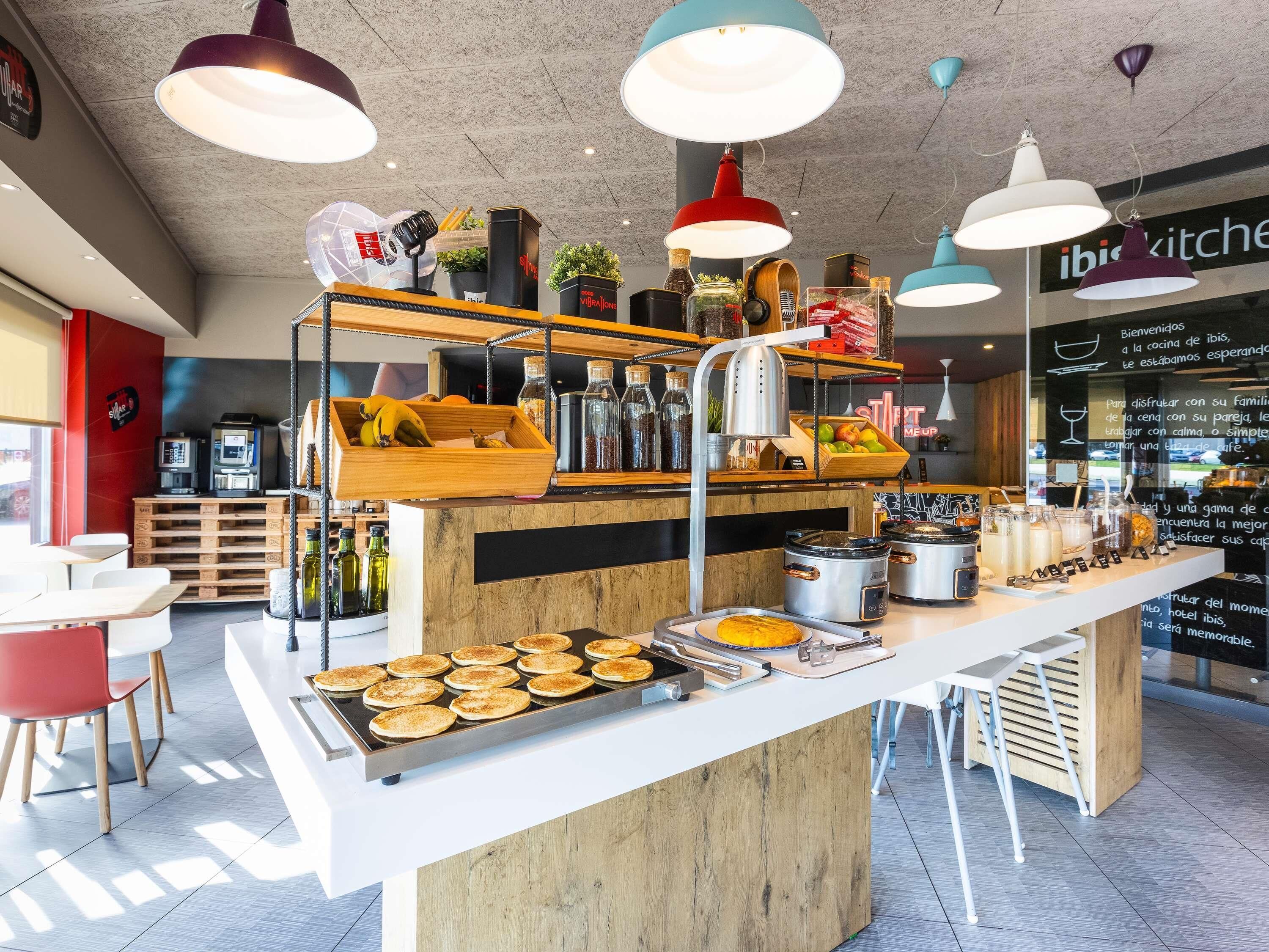 Dagelijks ontbijtbuffet (EUR 7.95 per persoon)