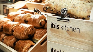 Daily buffet breakfast (EUR 7.95 per person)