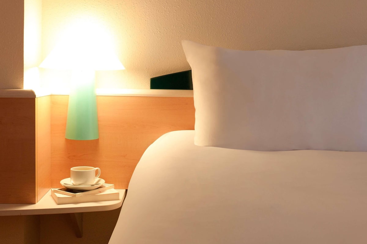 in-room safe, desk, iron/ironing board, free wifi