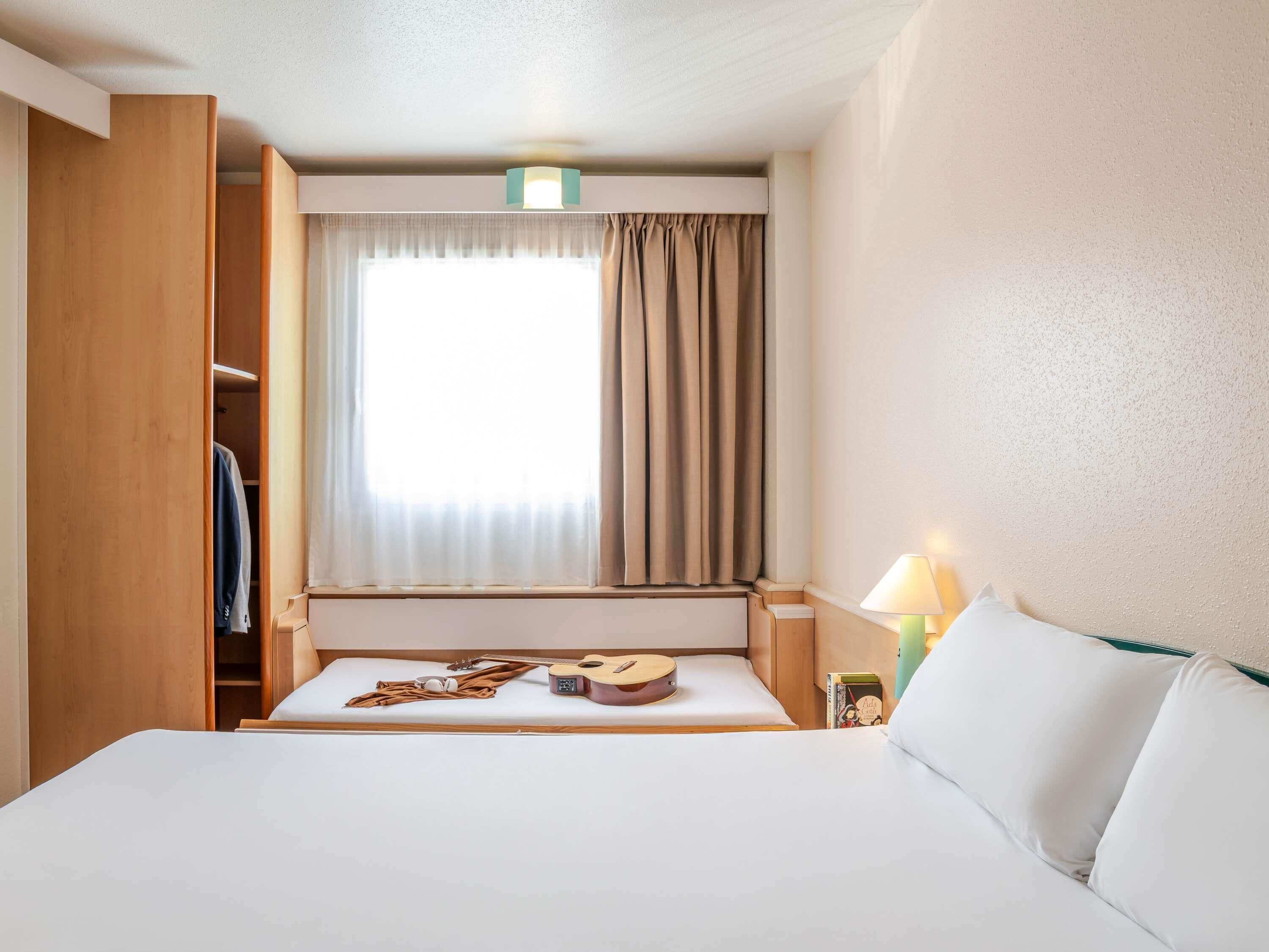 in-room safe, desk, iron/ironing board, free wifi