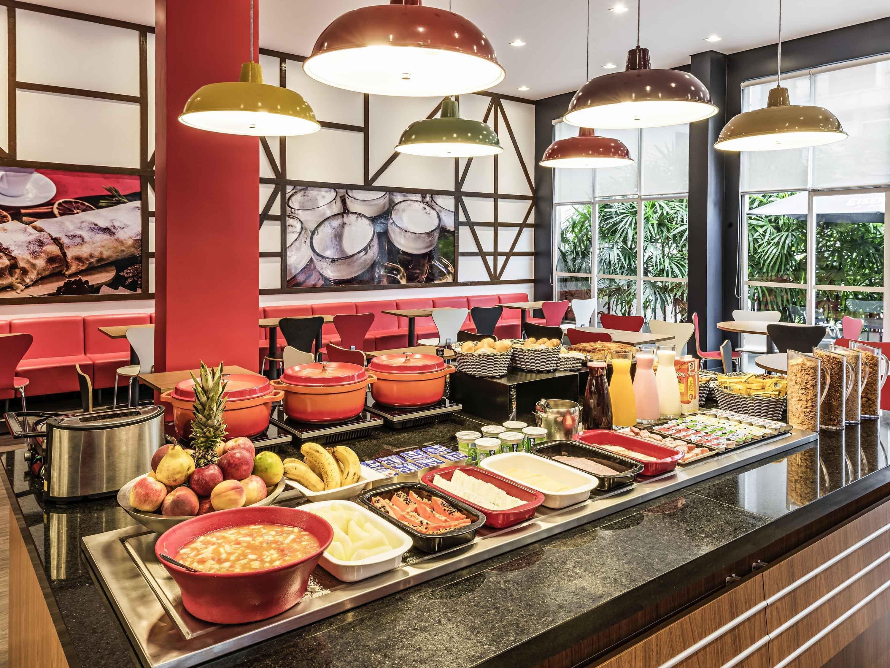 Desayuno buffet todos los días (con cargo)