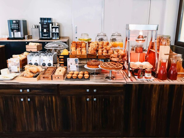 Daily full breakfast for a fee - Mercure Roma Piazza Bologna (Rome)