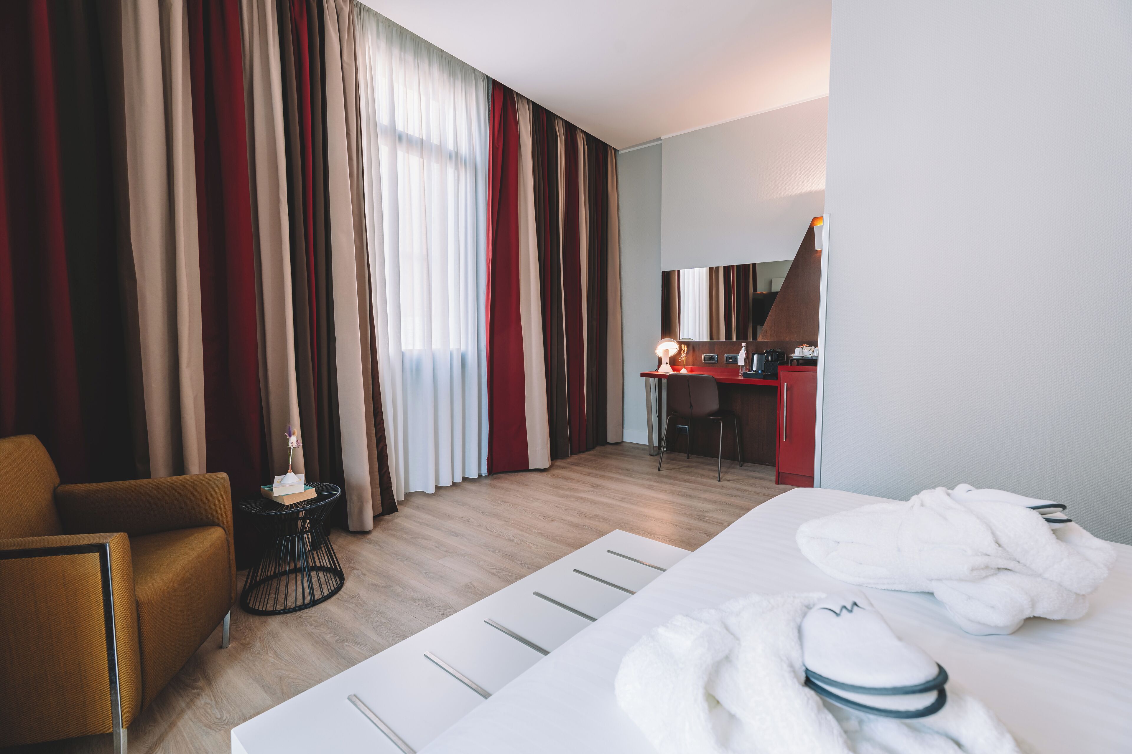 privilege, double room, 1 double bed | hypo-allergenic bedding, minibar, in-room safe, desk