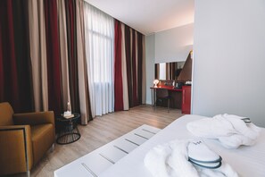 Privilege, Double Room, 1 Double Bed | Hypo-allergenic bedding, minibar, in-room safe, desk - Mercure Roma Piazza Bologna (Rome)