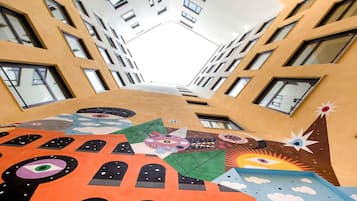 المنشأة من الخارج