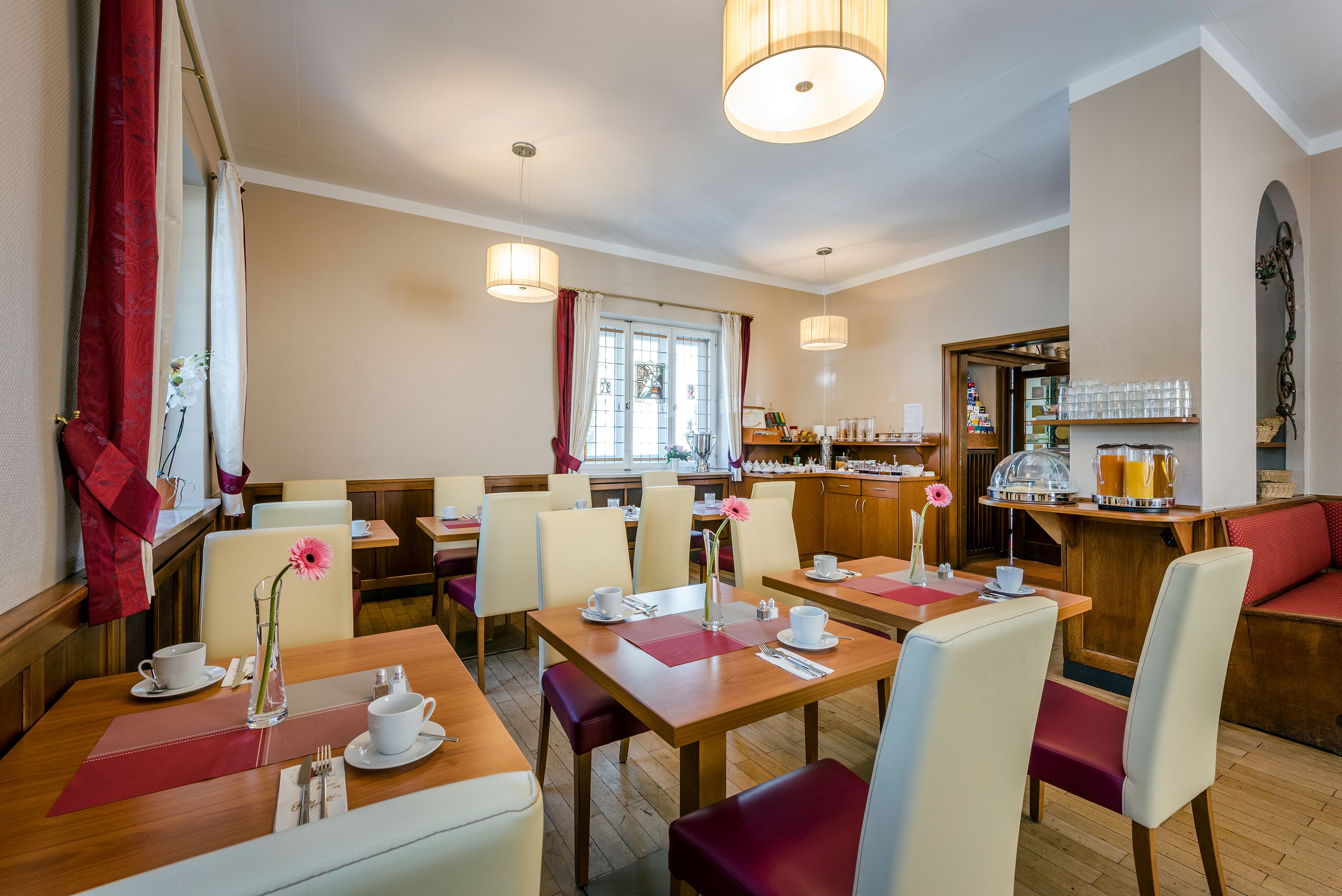 Tägliches Frühstück zum Mitnehmen (18 EUR pro Person)