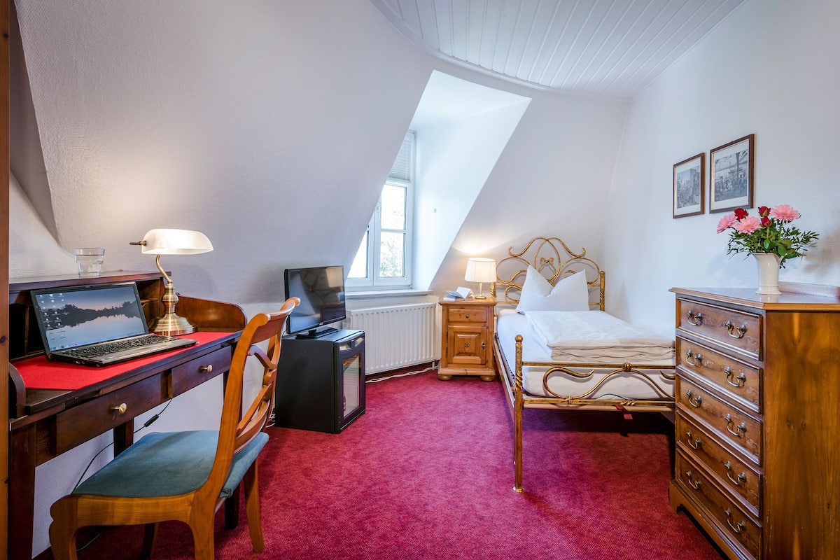 Chambre Simple, 1 grand lit | 3 chambres, literie hypoallergénique, décoration personnalisée