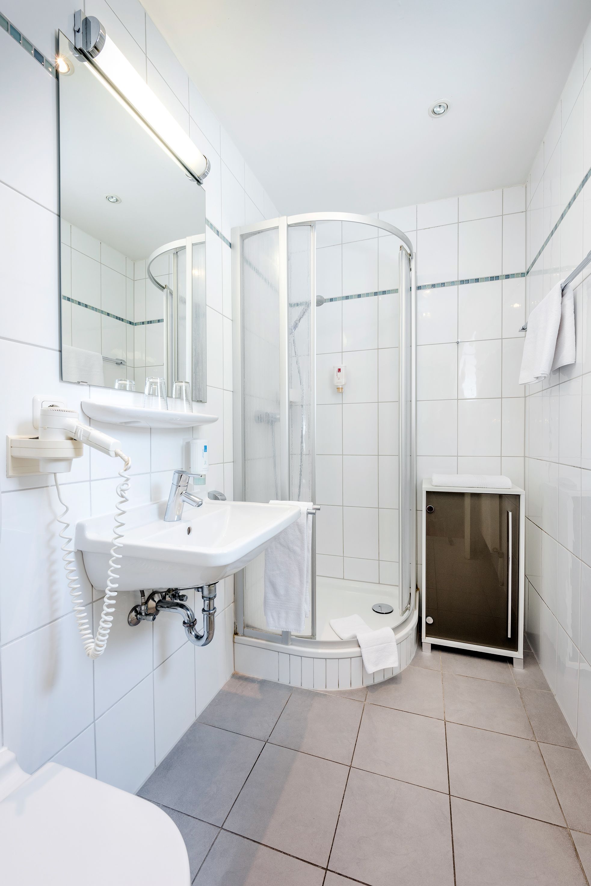 triple room | bathroom | shower, hair dryer, towels, soap