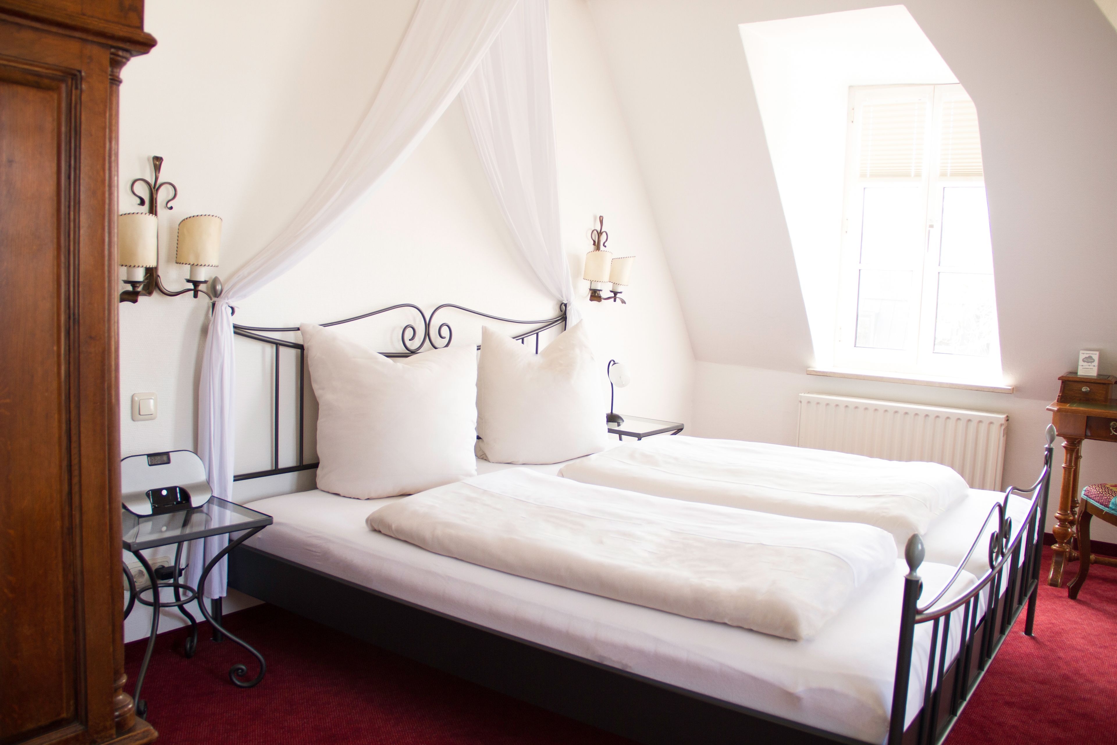 double room | 3 bedrooms, hypo-allergenic bedding, individually decorated