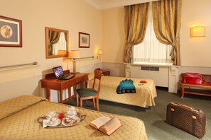 Matelas mémoire de forme, minibar, coffres-forts dans les chambres