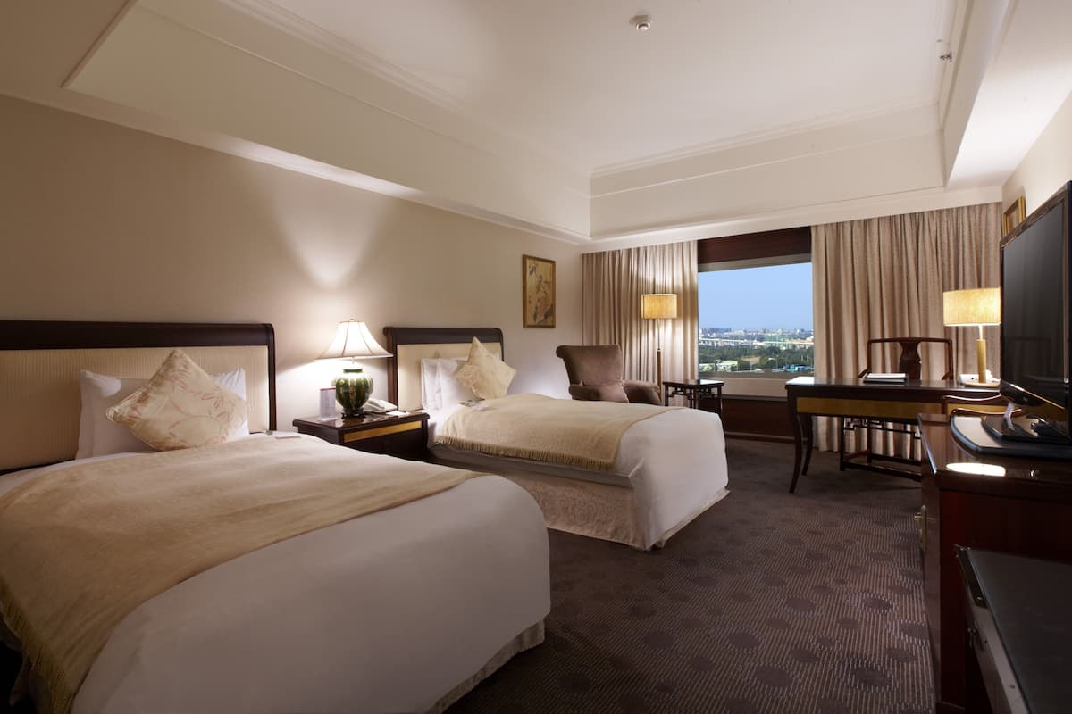 executive twin room, 2 single beds | in-room safe, desk, blackout curtains, free wifi