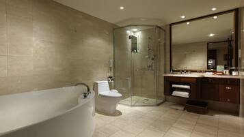 Suite, 1 trĂšs grand lit (Ambassador) | Salle de bain