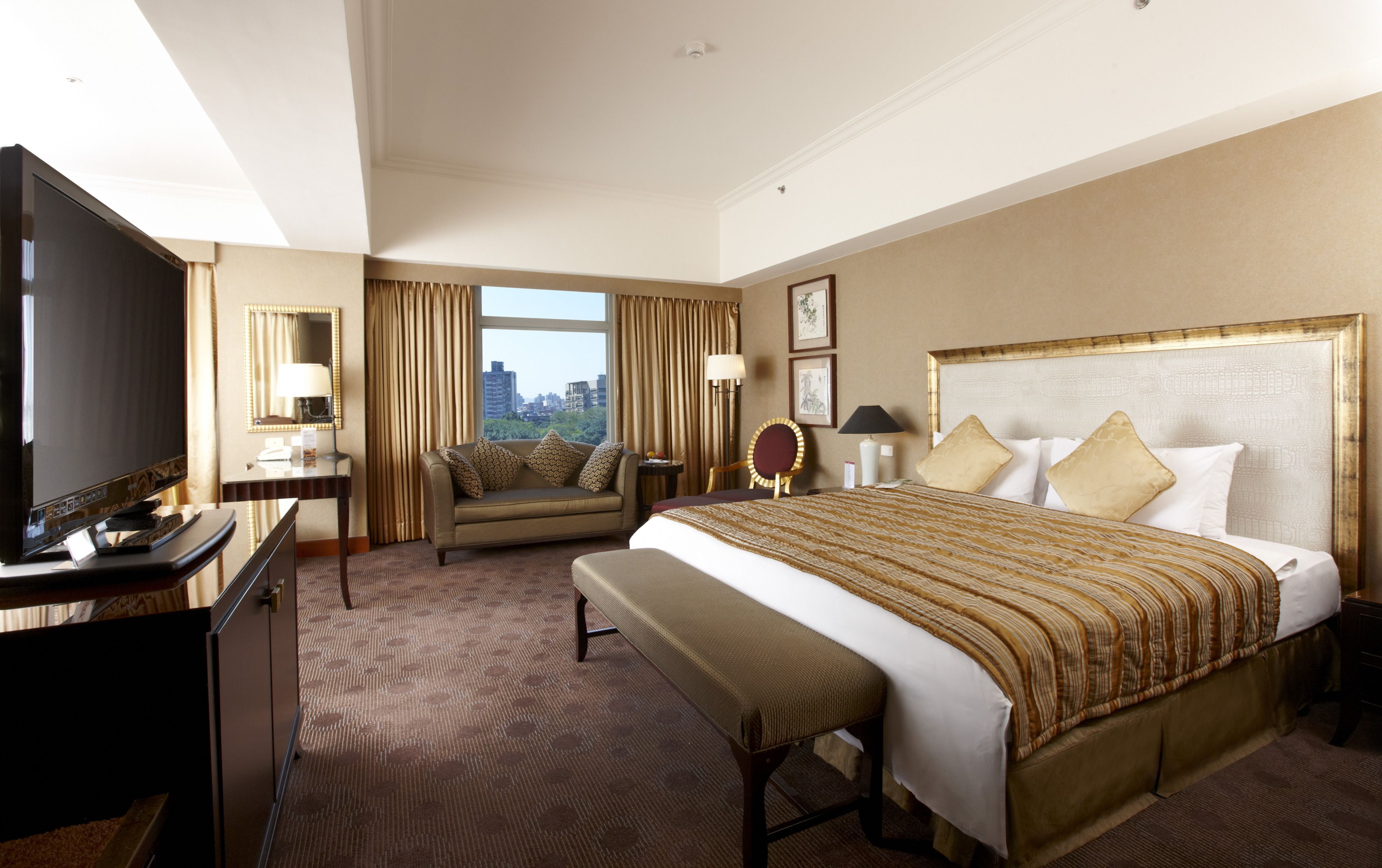 Superior Room, 1 King Bed, Corner