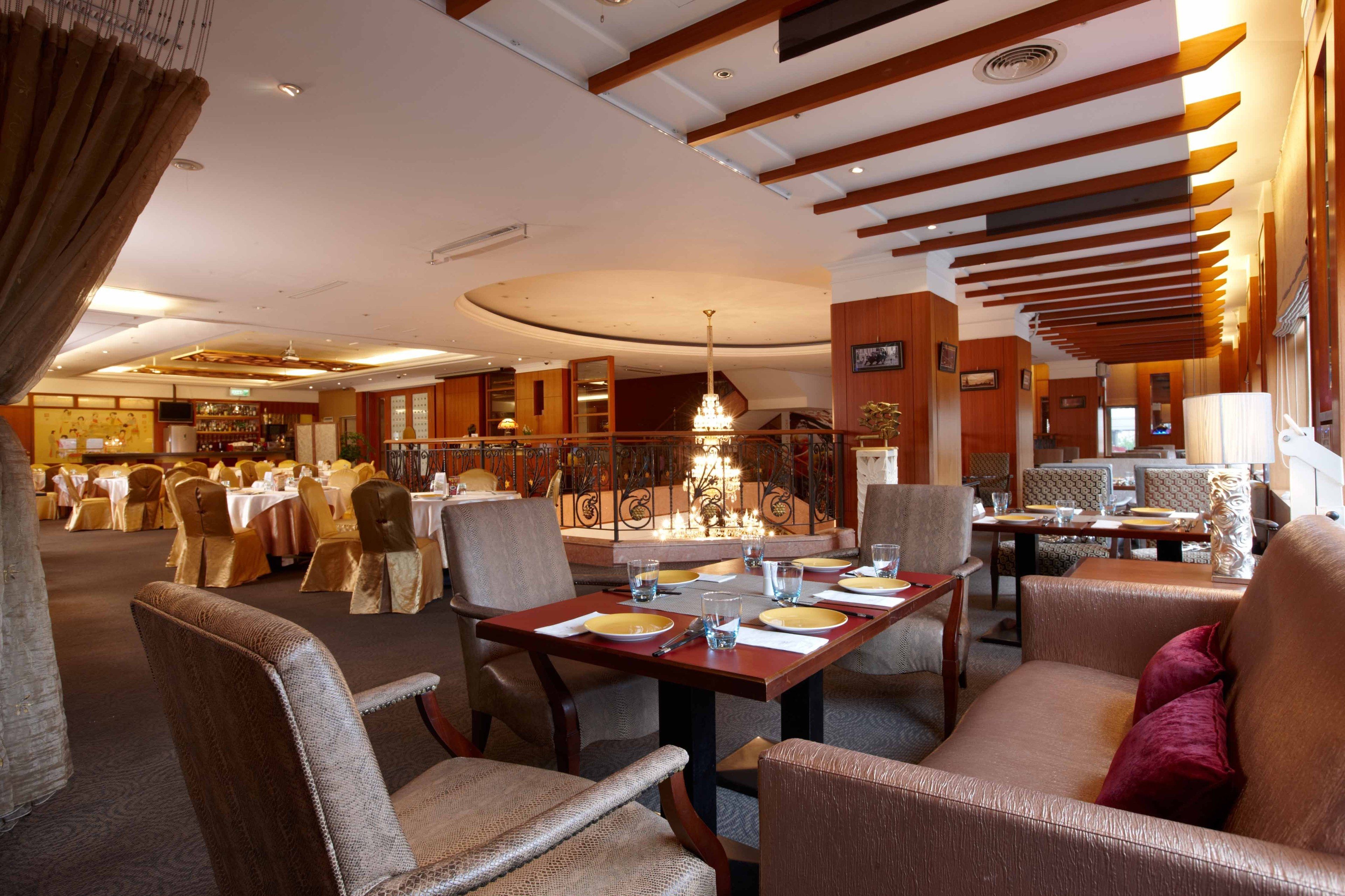 2 restaurants, breakfast served