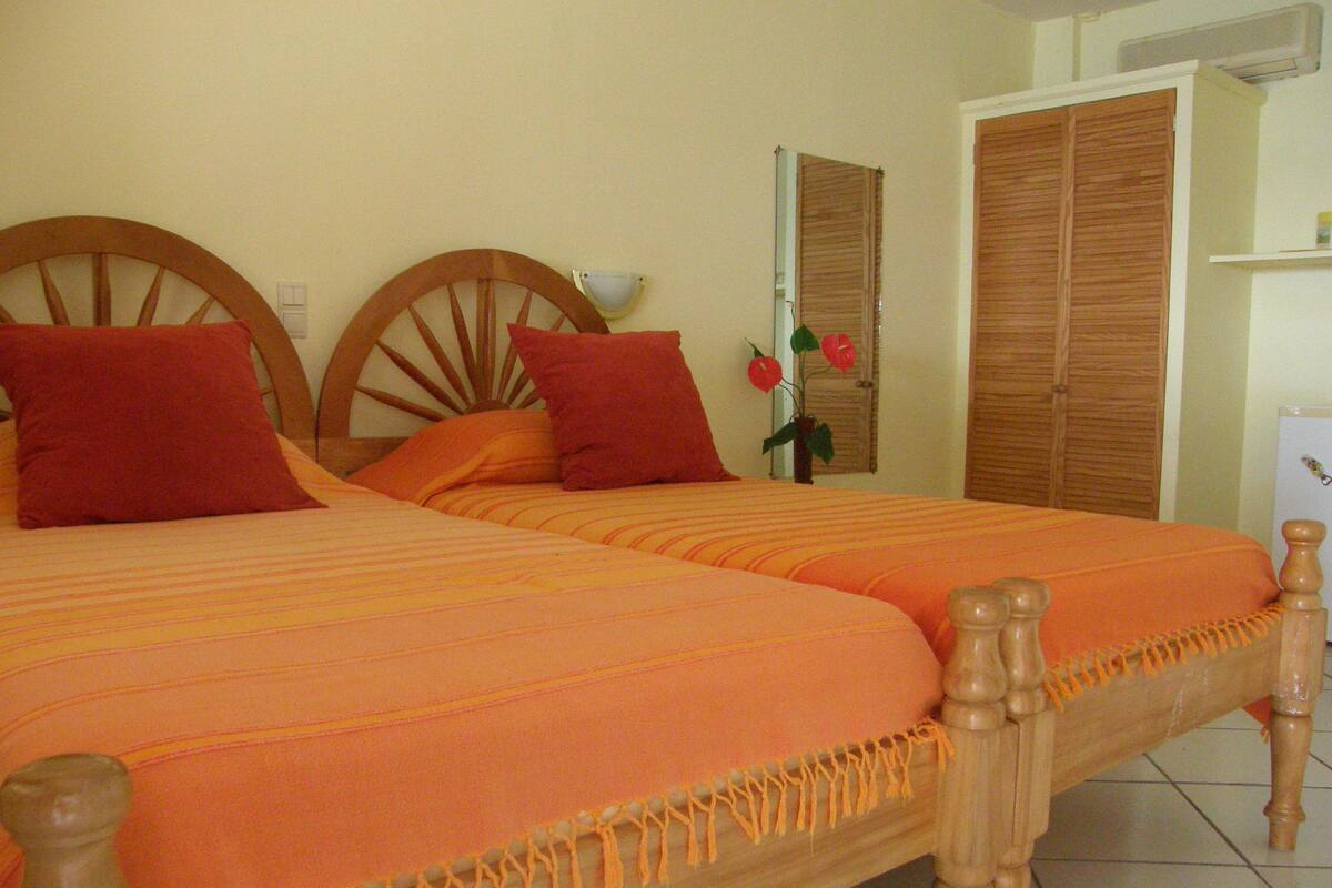 superior room, 1 bedroom, sea view | 1 bedroom, iron/ironing board, free cots/infant beds, free wifi