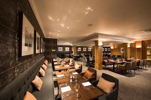 Breakfast, lunch and dinner served - Glasgow West Hotel by Compass Hospitality (Glasgow)