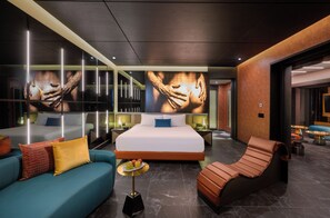 Diamond Ocean View Jacuzzi Suite - The Eden Section | Bar mini, peti besi dalam bilik, dihias secara berasingan 
