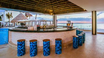 Bar en bord de piscine