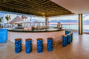 Bar en bord de piscine