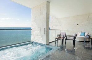 Diamond Ocean View Jacuzzi Suite - The Eden Section | 1 bedroom, minibar, in-room safe, individually decorated