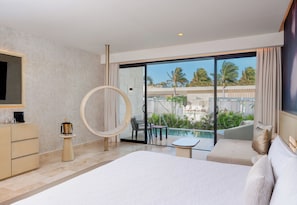 Seductive Pool View Swim-up Suite - The Eden Section | Vista desde la habitación