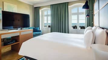 Junior-Suite, 1 Doppelbett, Balkon, Meerblick | 1 Schlafzimmer, hochwertige Bettwaren, Minibar, Zimmersafe