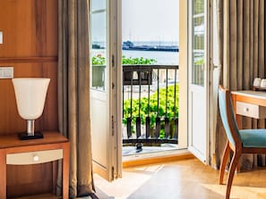 Junior Suite, 1 Double Bed, Balcony, Sea Side