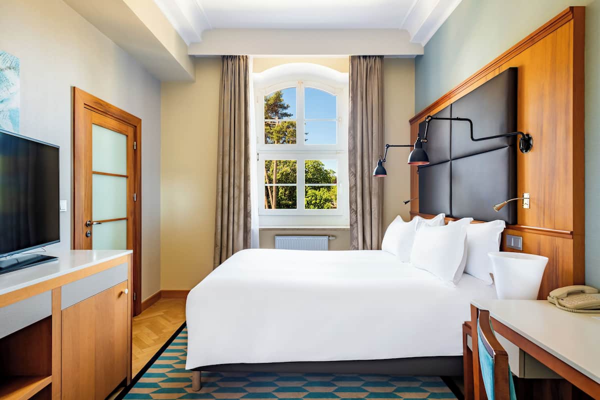 클래식룸, 더블침대 1개, 공원 전망 | 1 개의 침실, 고급 침구, 미니바, 객실 내 금고