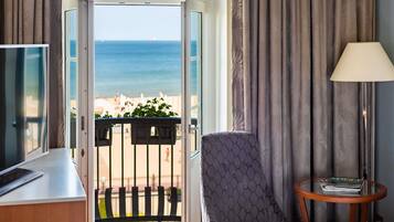 Premium bedding, minibar, in-room safe, desk