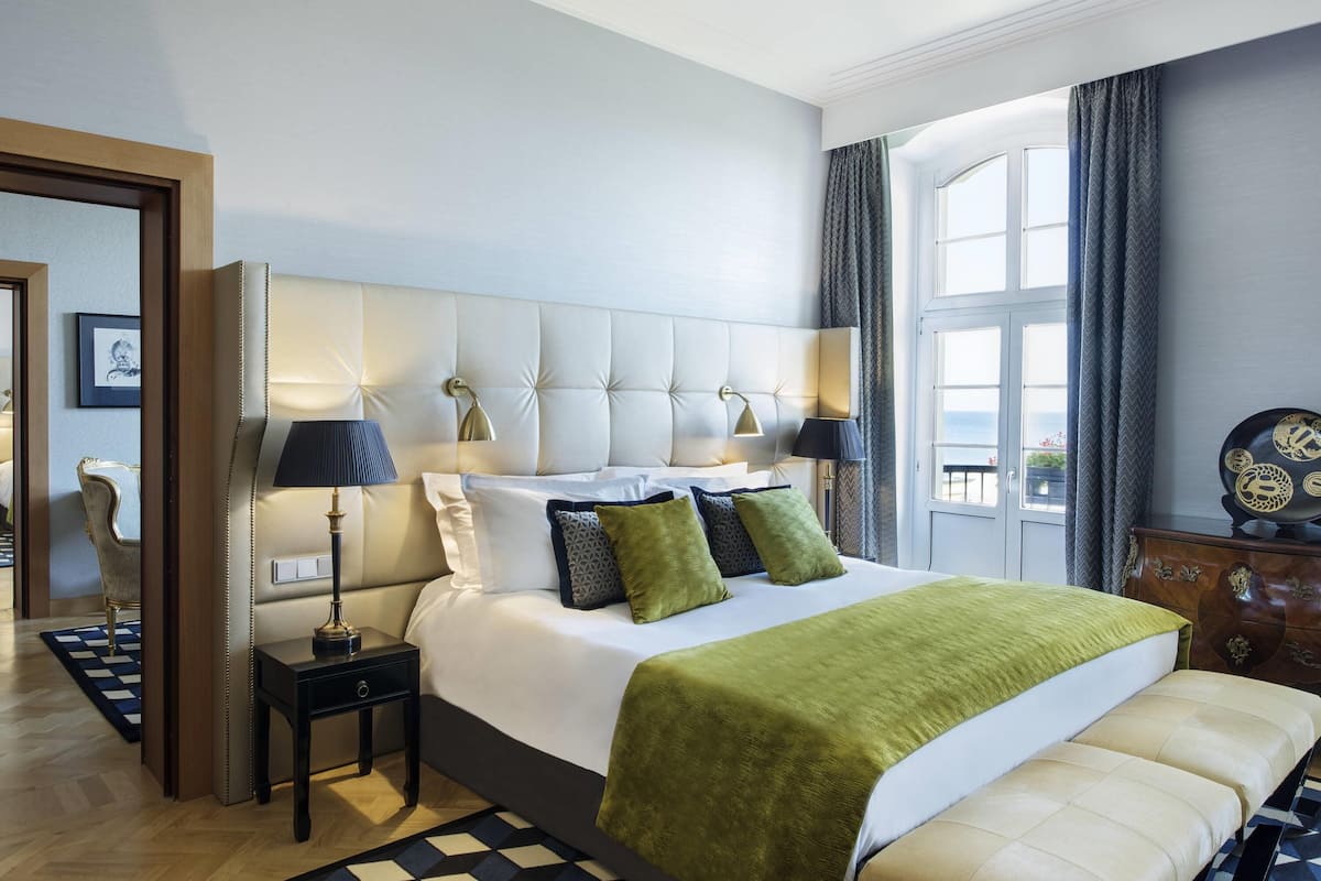 suite, multiple beds, terrace | 1 bedroom, premium bedding, minibar, in-room safe