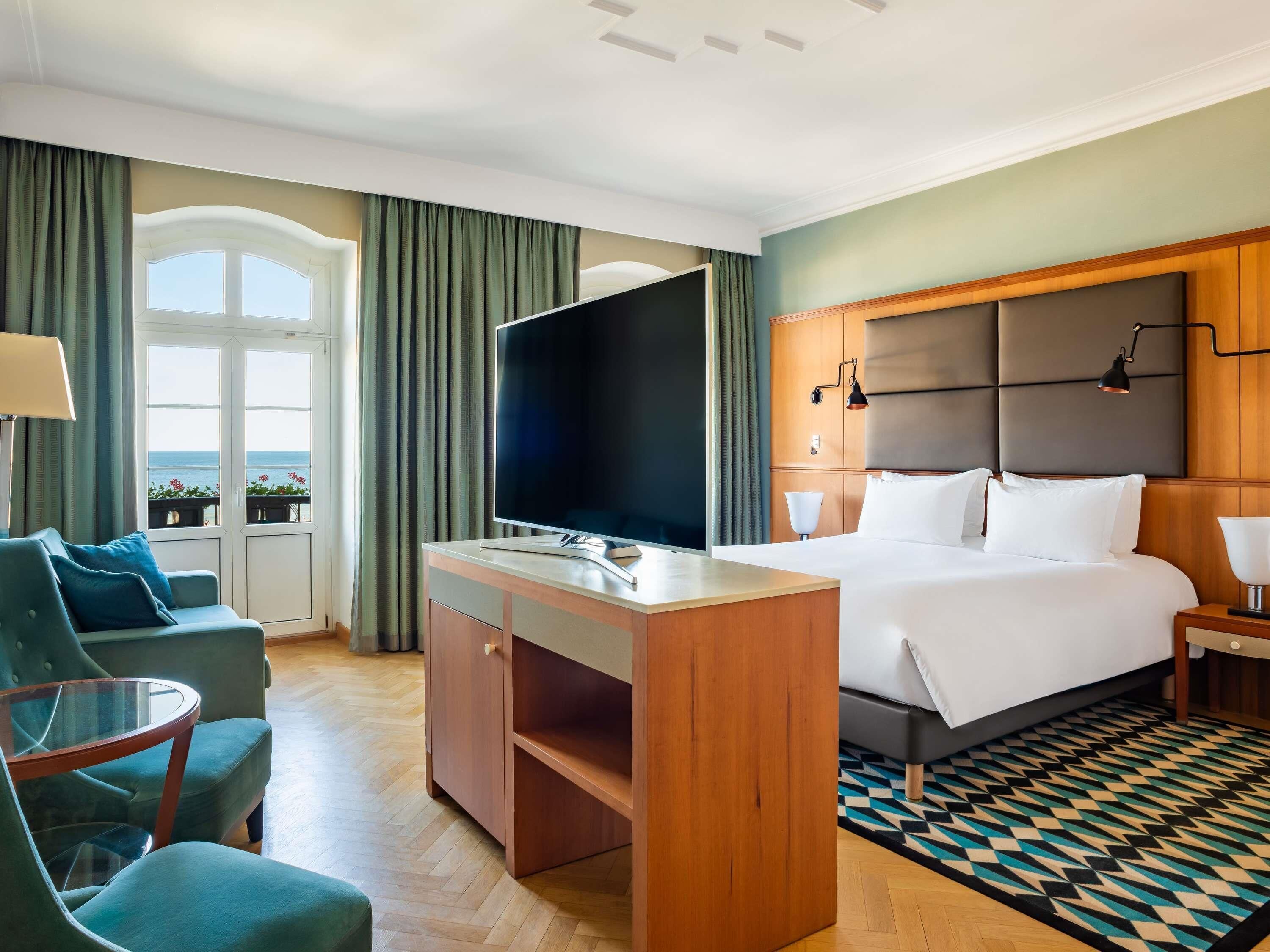 Premium bedding, minibar, in-room safe, desk