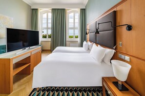 Junior Suite, 2 Twin Beds, Sea Side