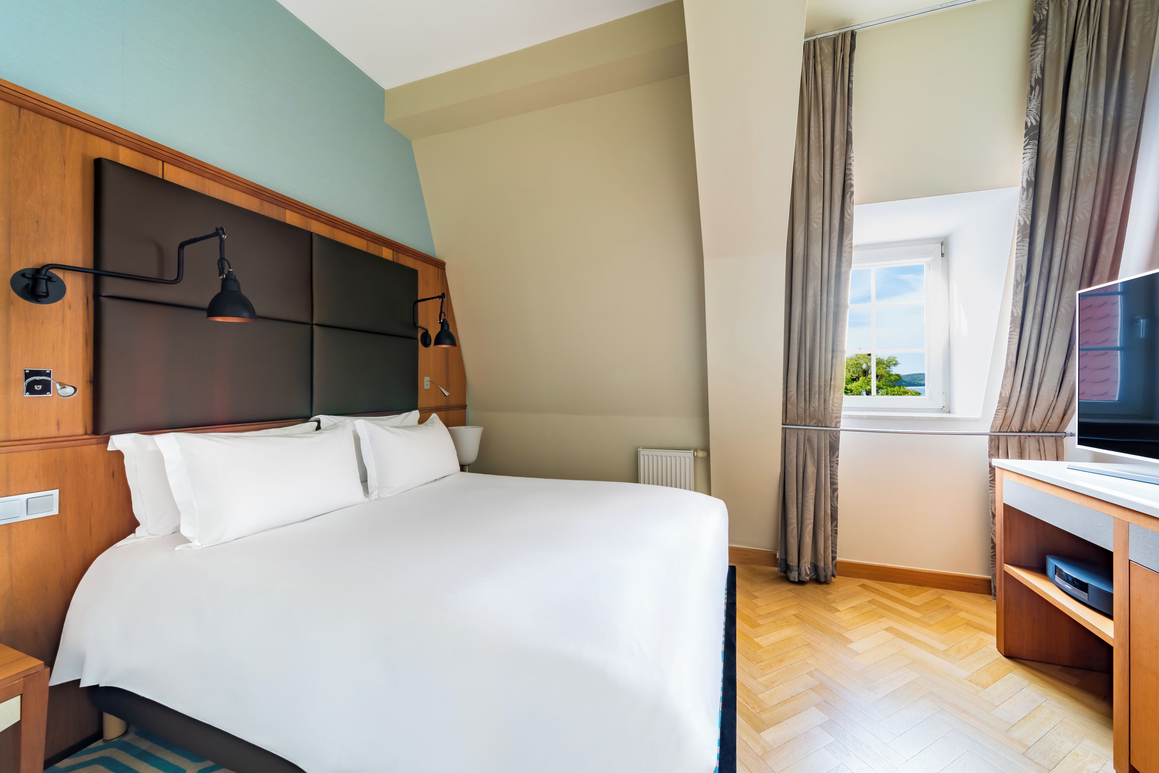 Junior Suite, 1 Queen Bed